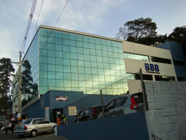 Roupas por quilo na BBB Outlet