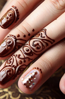 Henna north African nail art