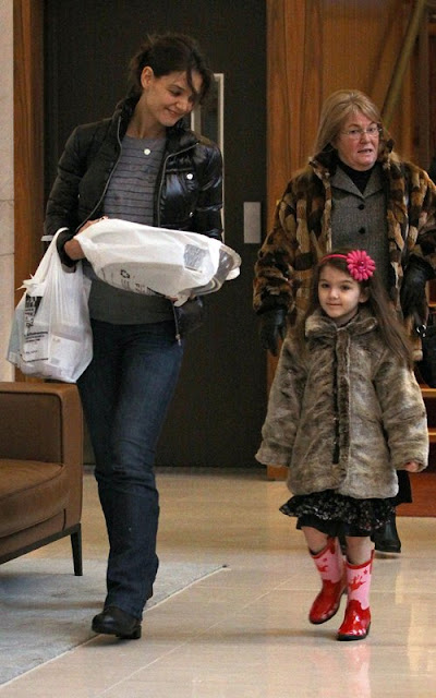 Katie Holmes and Suri Cruise shopping in Vancouver