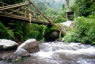 gambar air terjun coban pelangi