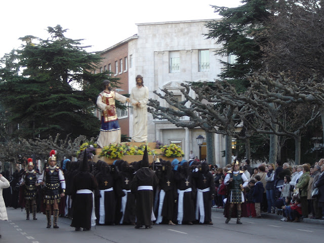 Semana Santa en León | España | Fotos urbanas + nocturnas | Fiesta religiosa