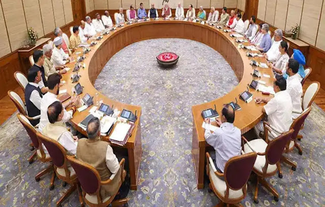 தேசிய தொழில் பயிற்சி நிறுவனங்களின் (ஐடிஐ) மேம்பாடு, ஐந்து தேசிய திறன் மேம்பாட்டு மையங்களை அமைத்தல் ஆகியவற்றுக்கு மத்திய அமைச்சரவை ஒப்புதல் / Union Cabinet approves development of National Vocational Training Institutes (ITIs) and setting up of five National Skill Development Centres