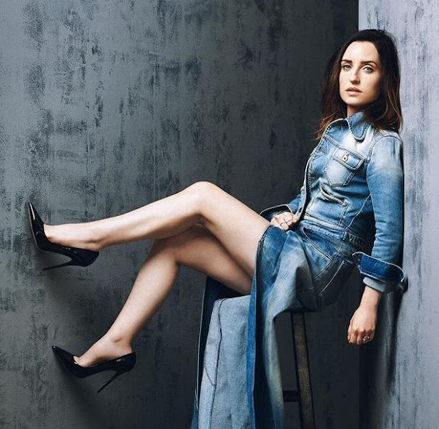 Zoe Lister-Jones hot legs