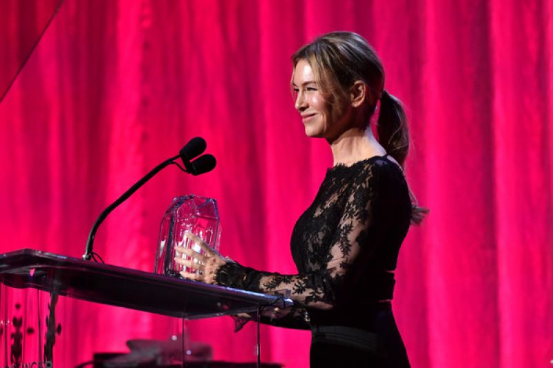 Renee Zellweger Clicks at Courage Award in Beverly Hills 27 FEB -2020