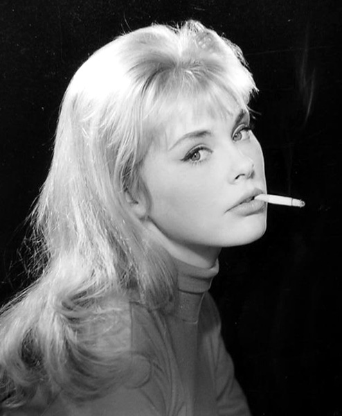 Sommer Female Celebrity Smoking List 