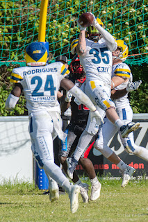 Sportfotografie American Football GFL2 Hildesheim Invaders Solingen Paladins Olaf Kerber