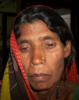 रिश्तेदार को ठहराने पर वृद्ध दम्पति को लाठियों से पीटा