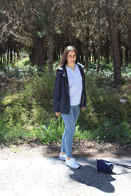 outfit-jeans-sneakers-comfty-blogger-style
