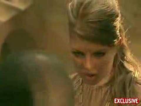 Fergie London Bridge Video4