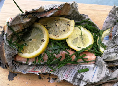 Lachs, gegrillt in einer Tageszeitung