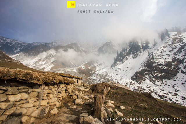 A beautiful winter trek in dhauladhar range. Rohit kalyana www.himalayanwomb.blogspot.com