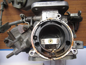 Dirty inside of the SU HS6 carburettor