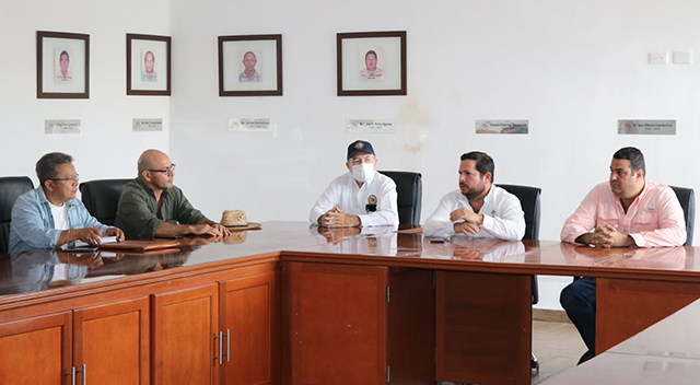 Apicultores urgen suspender fumigaciones aéreas en Yucatán.