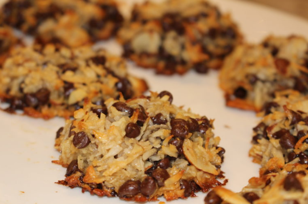 Paleo Almond Joy Cookies #cookies #dessert