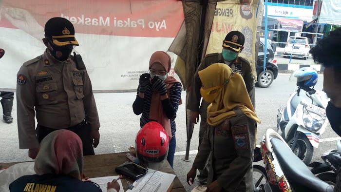 Polda Banten Beri Sanksi 51 Pelanggar Protkes di Pasar Pandeglang