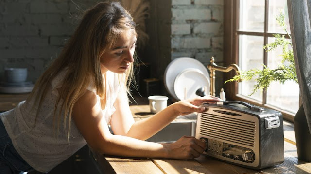 RÁDIO É OUVIDO POR 83 % DA PUPOLAÇÃO BRASILEIRA NAS 13 REGIÕES  PESQUISADAS PELA KANTAR IBOPE MEDIA 