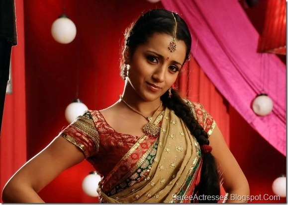 Trisha Krishnan Hot Saree 4