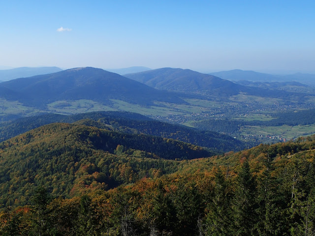 Panorama z Mogielicy we wczesnojesiennym wydaniu