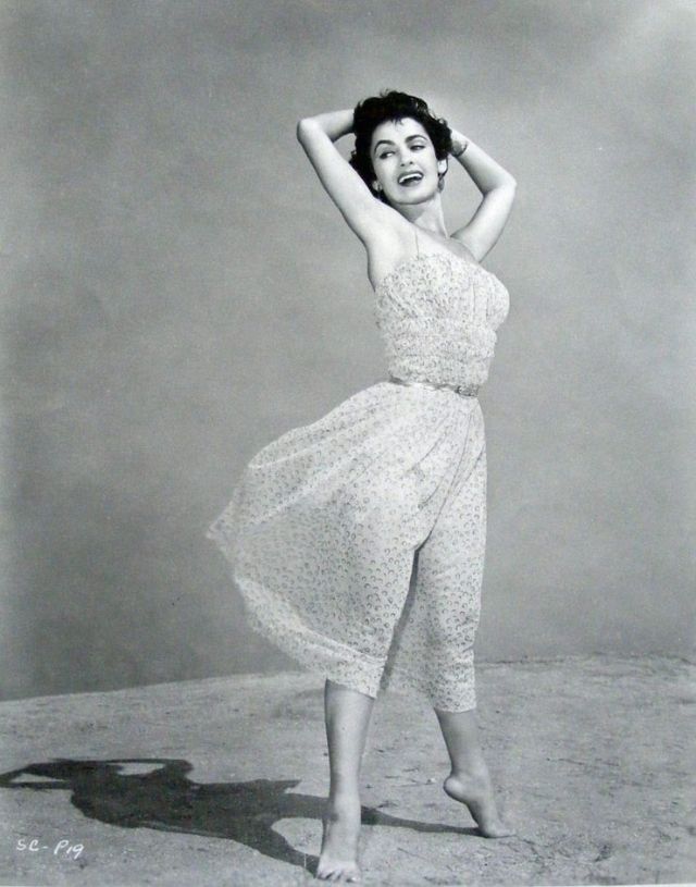 30 Fabulous Photos of Susan Cabot in the 1950s Vintage Everyday