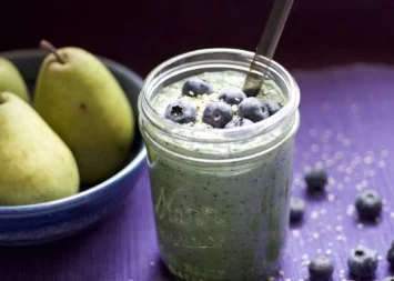 smoothie blueberries pear