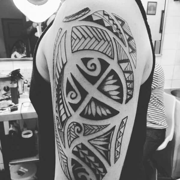 40 fotos e modelos de tatuagens em tribal para os homens