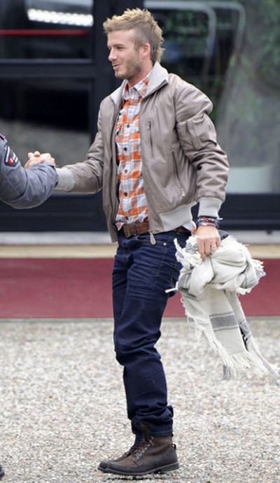 海外セレブ アーティストのファッション Celeb Choice 鮮やかなチェックシャツをデニムと合わせた定番のアメカジスタイル David Beckham デビッド ベッカム