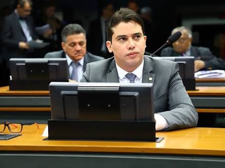 IPAPORANGA :. DEPUTADO FEDERAL  JÚNIOR MANO (PL) DESTINA 100 MIL REAIS PARA AJUDAR NO COMBATE A COVIDE-19 NO MUNICÍPIO.