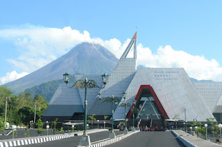 View merapi barat daya dari Museum Gunung Merapi