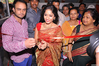 Madhavi latha Launches National Silk Expo Gallery