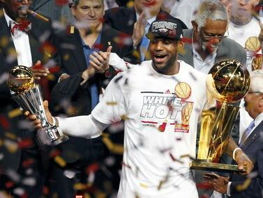 FOTO LEBRON JAMES MVP NBA 2013 