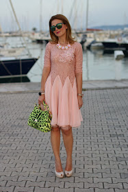 bloggers wearing pink,  pink dress, Miss Sicily green bag, Fashion and Cookies, fashion blogger