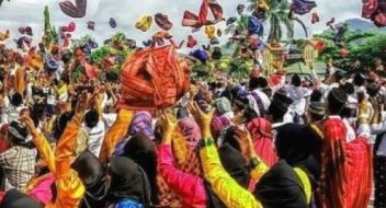 Festival Moyo di Kabupaten Sumbawa, Provinsi Nusa Tenggara Barat