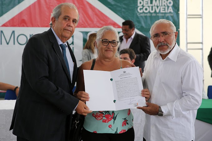 Moradia Legal: mais de 400 títulos de propriedade entregues em Delmiro 
