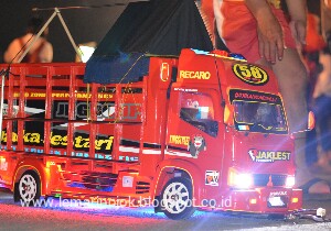 Lagi Kontes Miniatur  truck lemaripojok