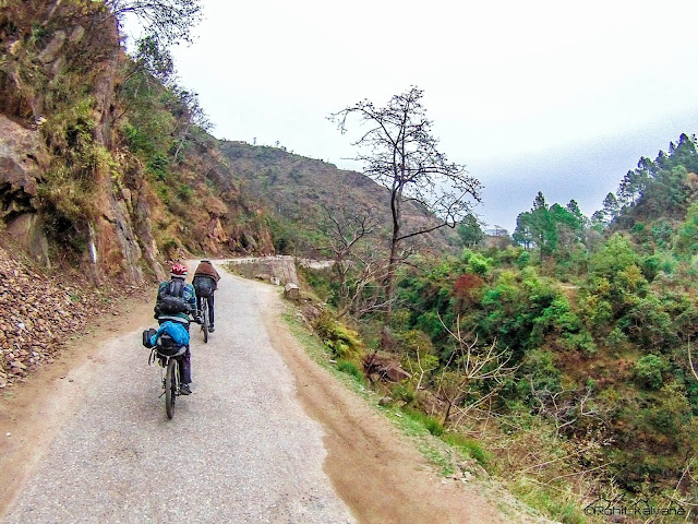 Mandi to Prashar lake winter cycling. Rohit kalyana himalayanwomb.blogspot.com