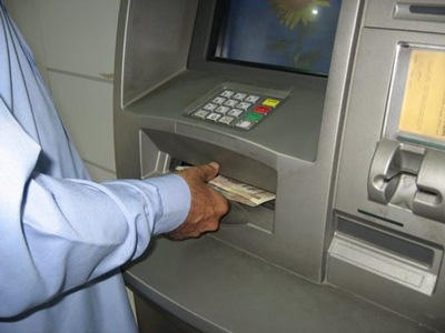 FG warns Nigerians: 'Beware, armed robbers disguise as ATM users at night'