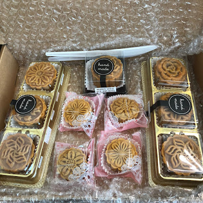 Moon Cake Halal