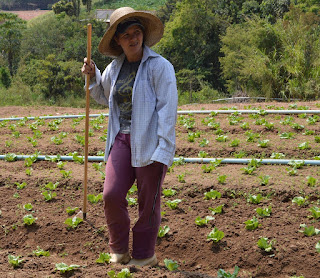 Agricultora, Luciana Freitas diz que a operação tapa-buracos vai diminuir a poeira e oferecer mais segurança