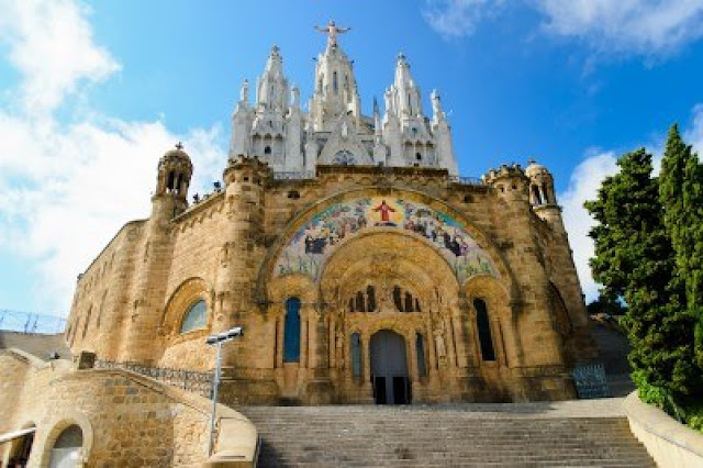 Barcelona City, Images, Most visit places, barcelona city pictures, Barcelona City Sapin, Visit Barcelona City in Spain, Spain Tour, most popular places in spain, life in barcelona city spain, mountains in spain, living barcelona city spain, 