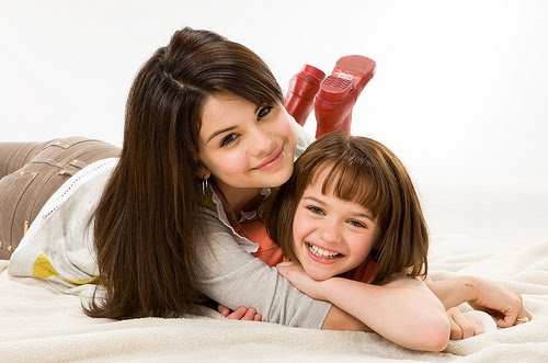 who is selena gomez sister. joey king and selena gomez