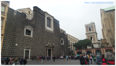 Napoli; Complesso Monumentale di Santa Chiara; Igreja del Gesù Nuovo.