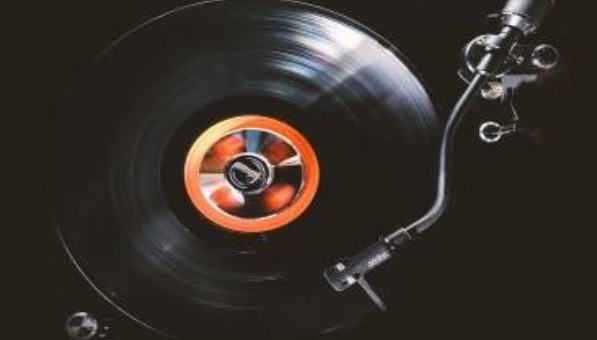 Vinyl outsells CDs for the first time since 1987 in the UK