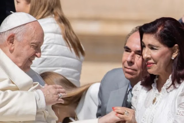 El Papa Francisco, las Mujeres y los Laicos.   