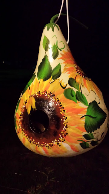 Painting Birdhouse Gourds