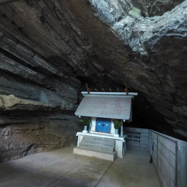 房総フラワーライン　船越鉈切神社