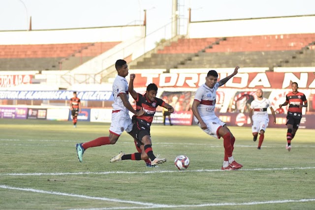 Atlético perde de virada para o Vitória em partida válida pelo Campeonato Baiano