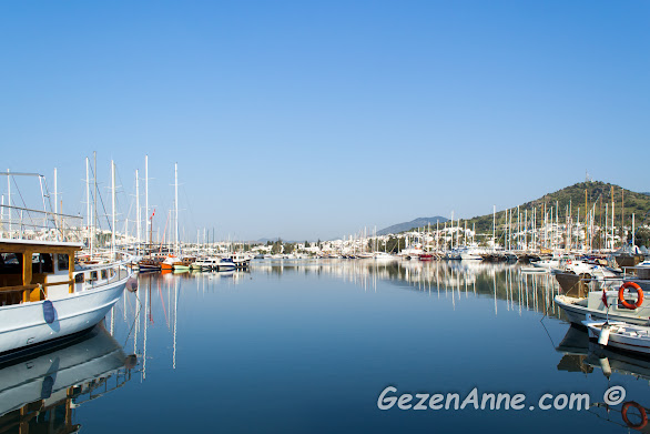 Bodrum marinanın dalgasız denizi ve müthiş yansımalar