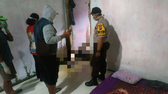 Warga Tambakboyo Geger, Ditemukan Mayat Laki-Laki Membusuk Di Rumah Yang Tertutup