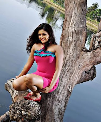 Ameesha Kavindi - Beautiful,Hot & Sexy Actress & Model