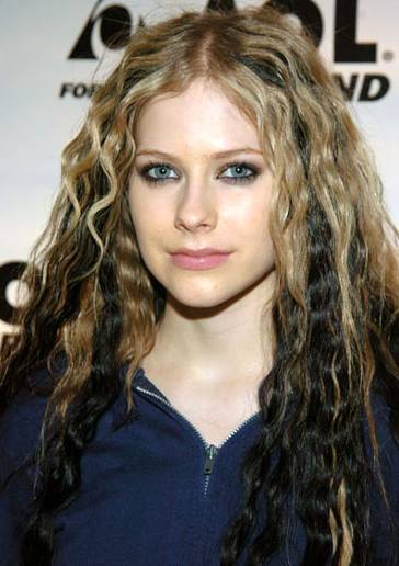 curly hair korean style. avril lavigne punk style